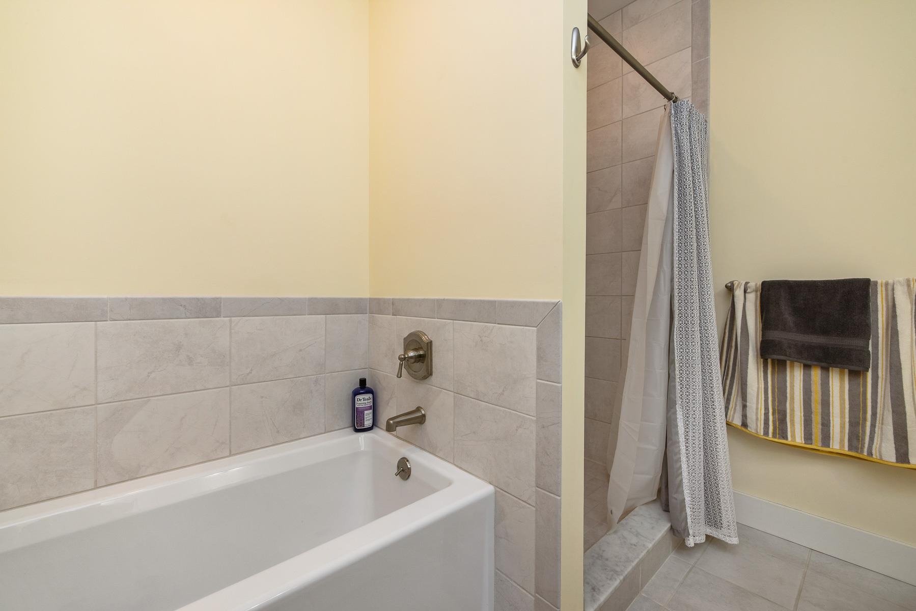 34 Winnicut Road, Unit 1 North Hampton, NH 03862 - Photo 18 of 40