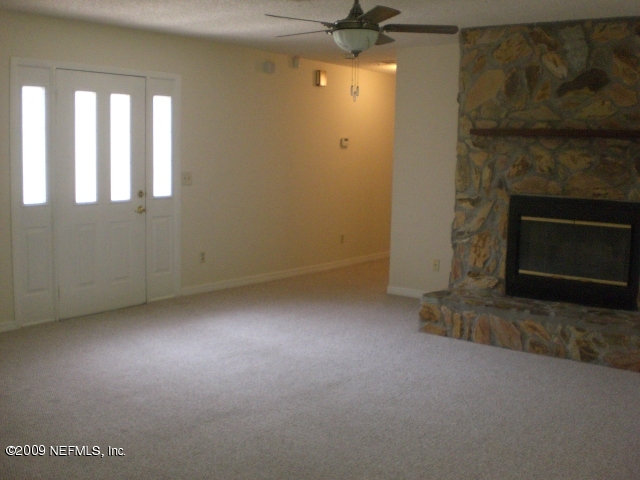 1095 Hiddenwoods Road Jacksonville, FL 32220 - Photo 3 of 36 Family Room