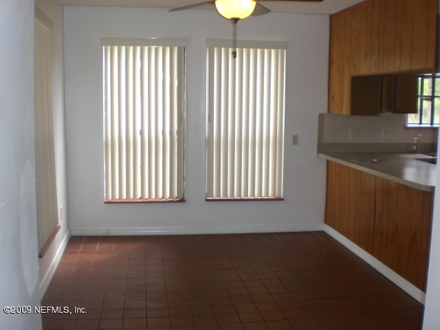 1095 Hiddenwoods Road Jacksonville, FL 32220 - Photo 5 of 36 Eat in Kitchen