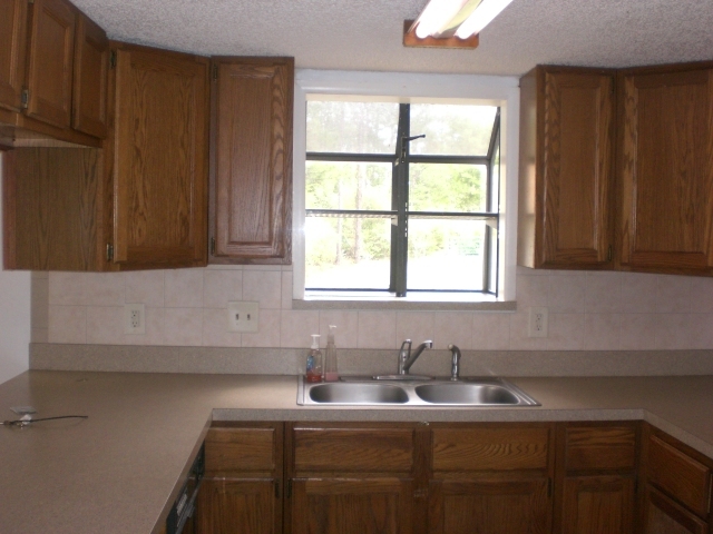 1095 Hiddenwoods Road Jacksonville, FL 32220 - Photo 7 of 36 Kitchen 2