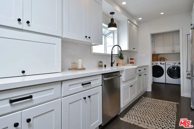 $9,500 | 12614 Morrison Street, Valley Village, CA 91607