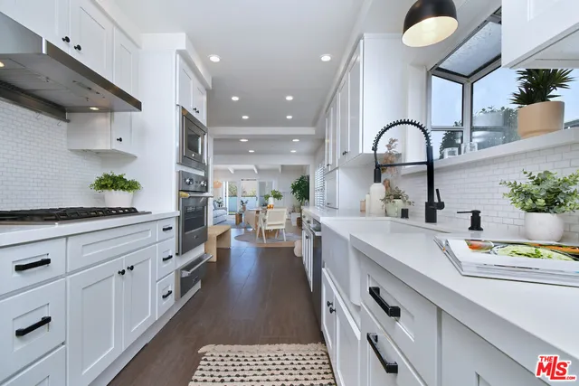 $9,500 | 12614 Morrison Street, Valley Village, CA 91607