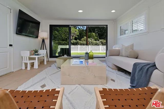 $9,500 | 12614 Morrison Street, Valley Village, CA 91607