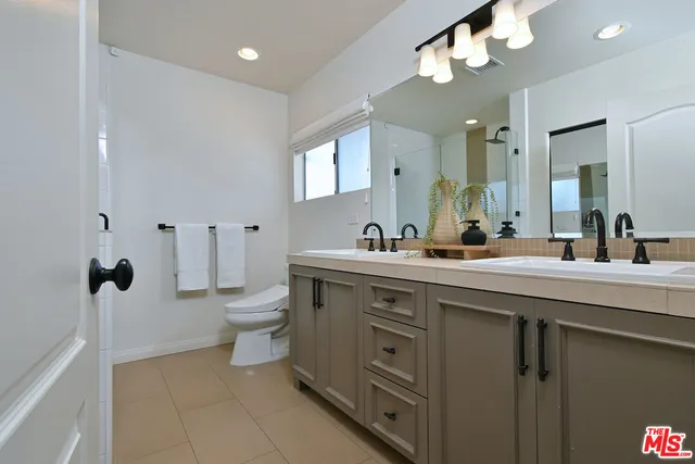 $9,500 | 12614 Morrison Street, Valley Village, CA 91607