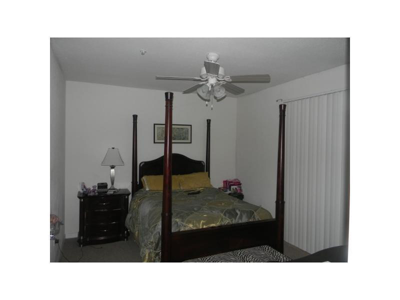 6902 West Sample Road, Unit B32 Pompano Beach, FL 33063 - Photo 7 of 8 Bedroom Master