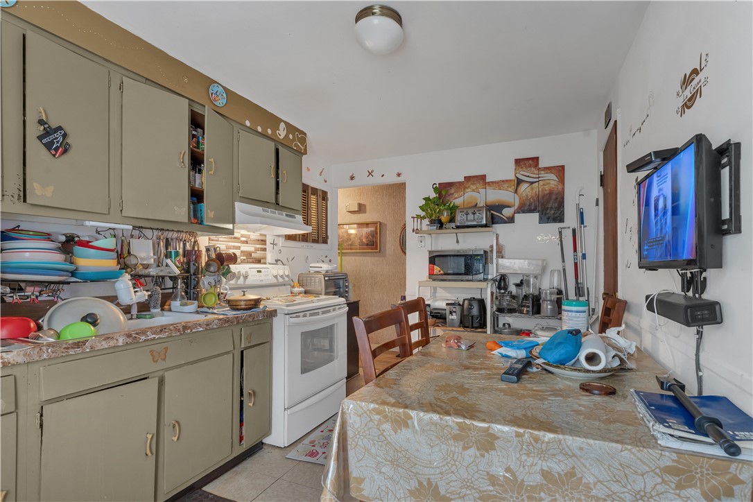 153 Central Avenue Pawtucket, RI 02860 - Photo 18 of 38