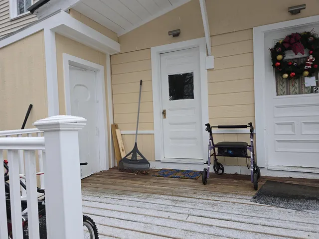 $1,675 | 220 Main Street, Claremont, NH 03743