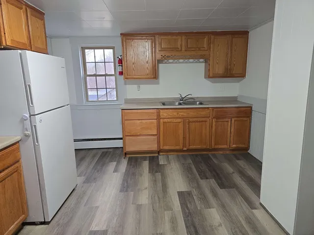 $1,675 | 220 Main Street, Claremont, NH 03743