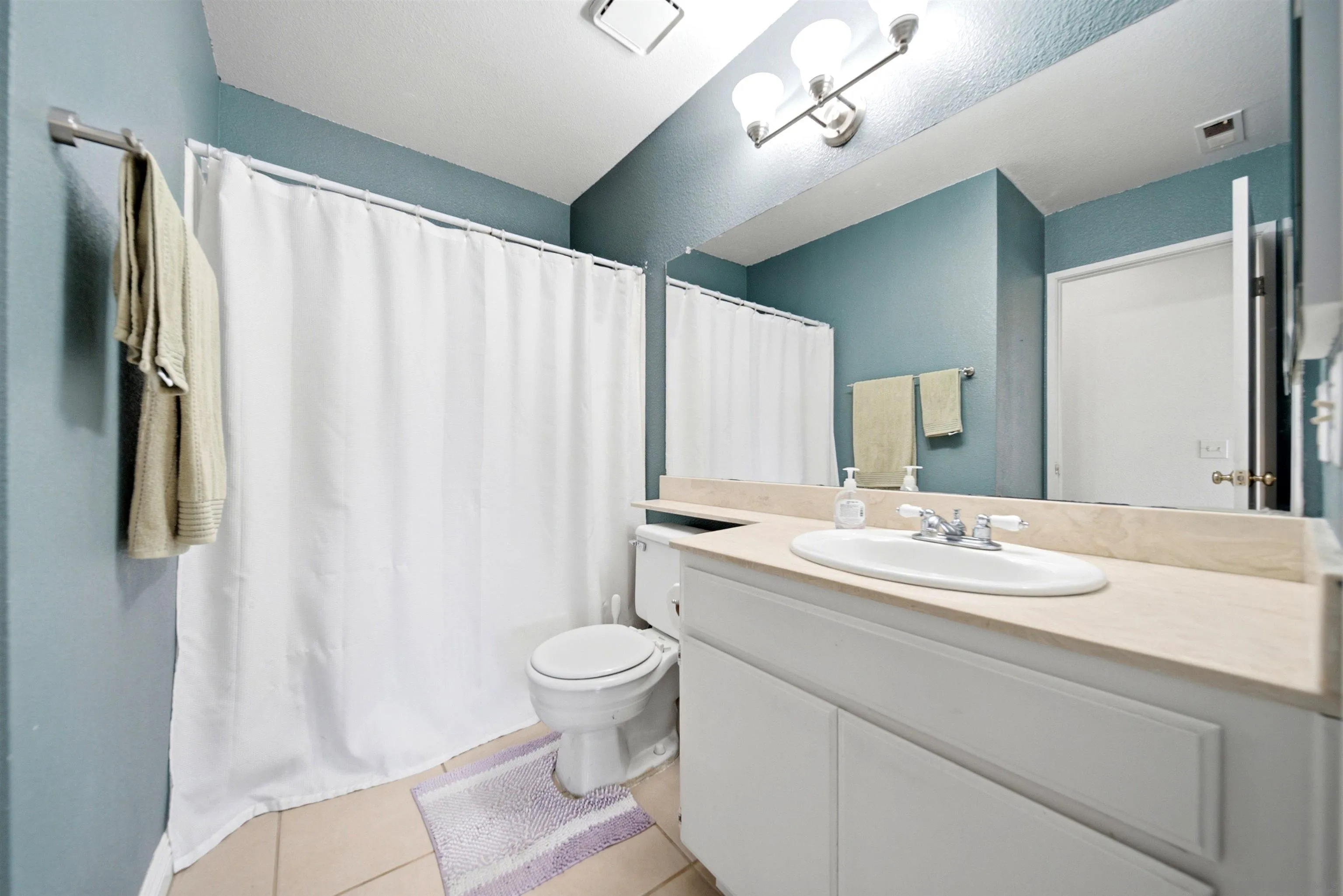 261 Riverview Way Oceanside, CA 92057 - Photo 13 of 30