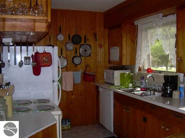 14804 Williams Road Elk Rapids, MI 49629 - Photo 13 of 41 1745829-12.JPG