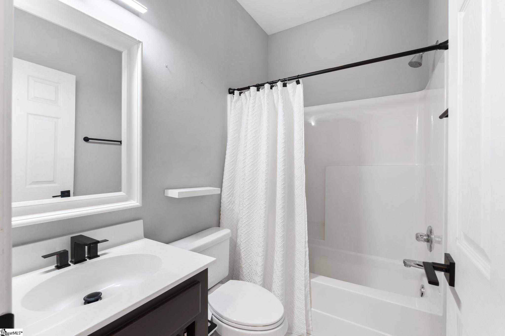 403 Mossy Ledge Lane Simpsonville, SC 29681 - Photo 15 of 48