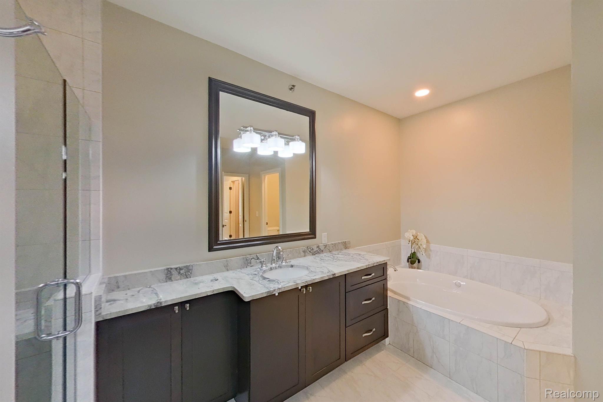 45890 South Stonewood Road Canton, MI 48187 - Photo 18 of 65 Gallery Image 18