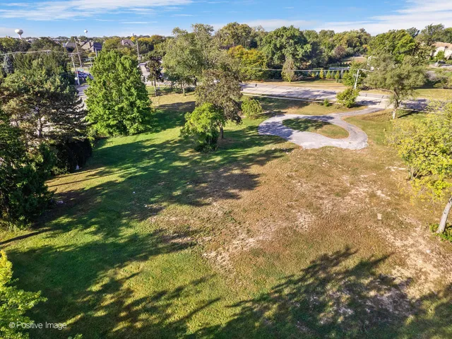 $1,750,000 | 6401 South County Line Road, Burr Ridge, IL 60527