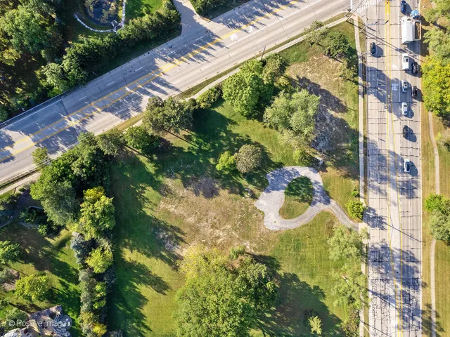 $1,750,000 | 6401 South County Line Road, Burr Ridge, IL 60527