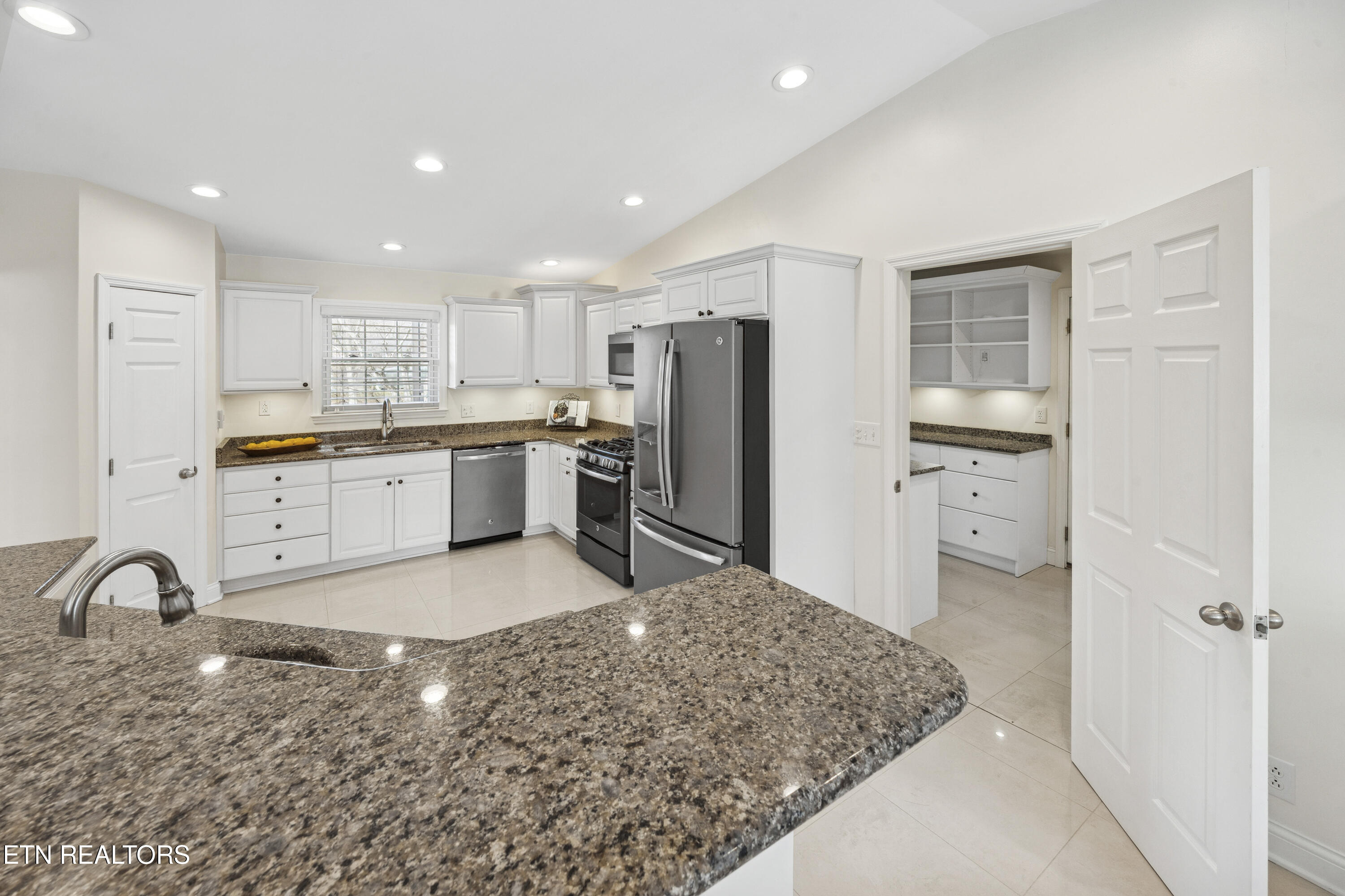 809 Chateaugay Road Northwest Knoxville, TN 37923 - Photo 16 of 56 L40A9917