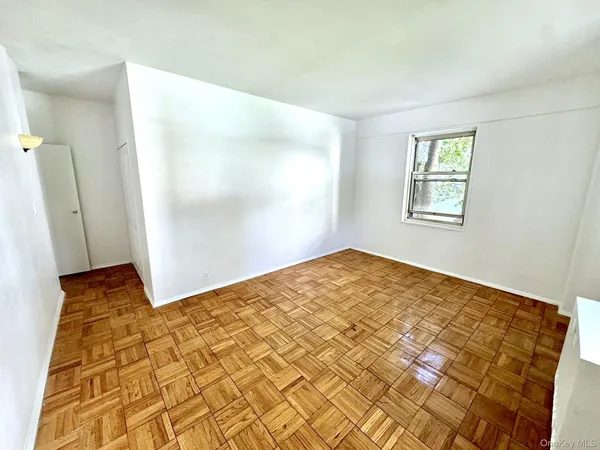 $220,000 | 9 Fordham Hill Ovl, Unit 1H | University Heights