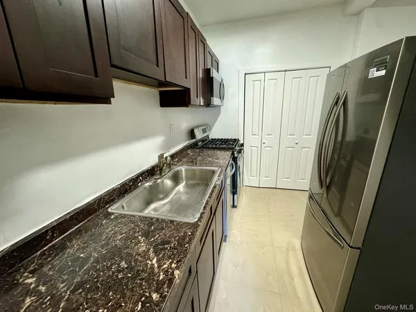 $220,000 | 9 Fordham Hill Ovl, Unit 1H | University Heights