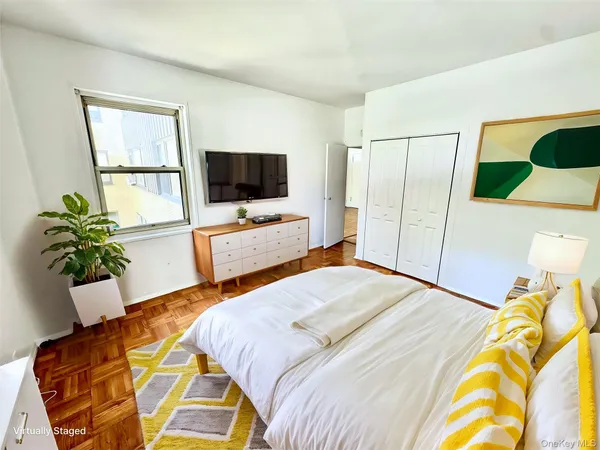 $220,000 | 9 Fordham Hill Ovl, Unit 1H | University Heights