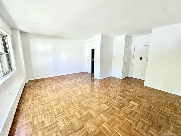 $220,000 | 9 Fordham Hill Ovl, Unit 1H | University Heights