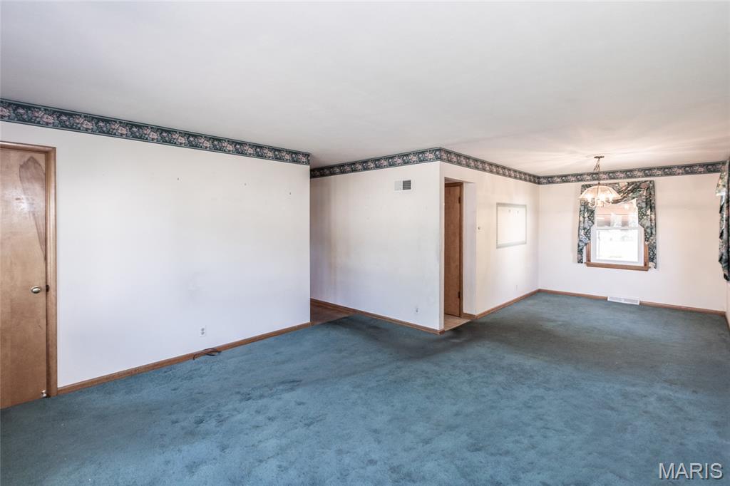 11048 Ridge Forest Court St. Louis, MO 63126 - Photo 5 of 30