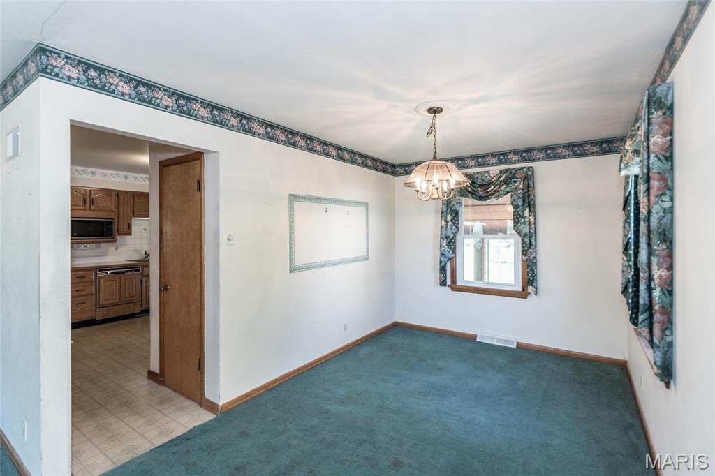 11048 Ridge Forest Court St. Louis, MO 63126 - Photo 6 of 30