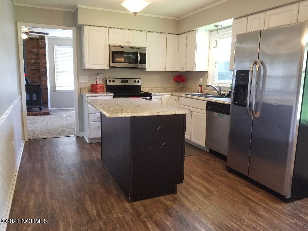 2332 Springhill Road Greenville, NC 27858 - Photo 3 of 25 2332 kitchen w island