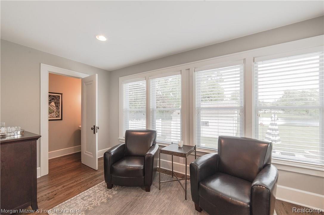 160 North Holcomb Road Clarkston, MI 48346 - Photo 10 of 38 Another gathering spot