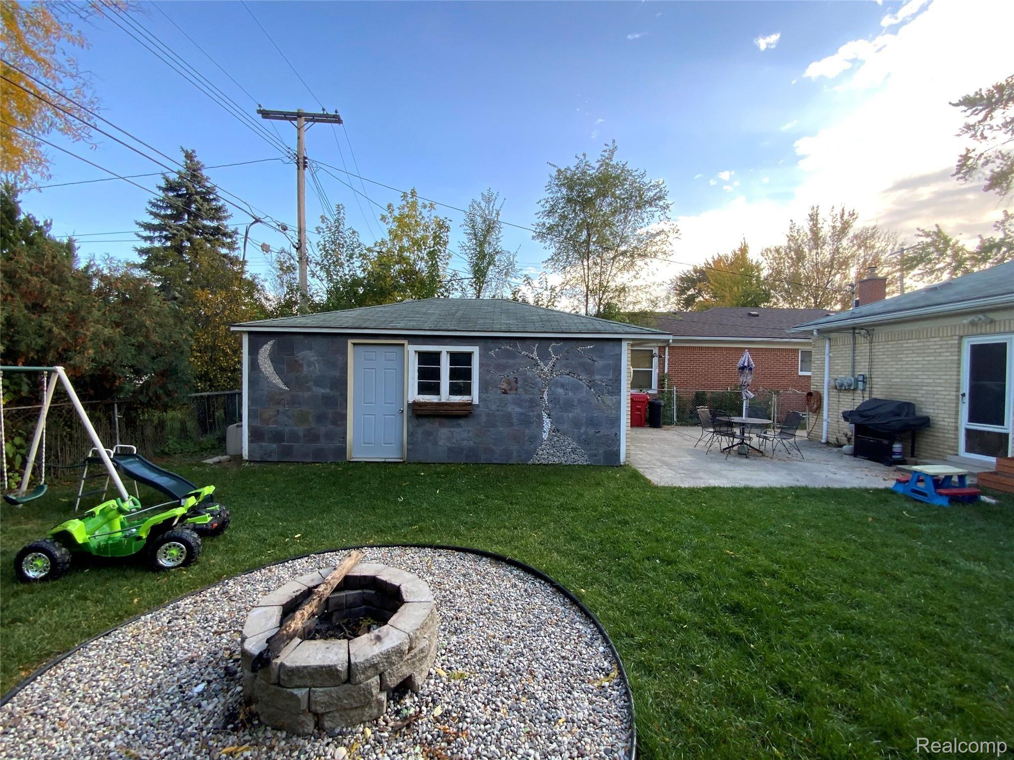 24236 Roxana Avenue Eastpointe, MI 48021 - Photo 30 of 31 Photo Oct 13, 5 23 03 PM.jpg