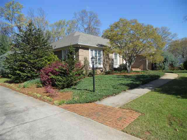 8 Coventry Road Greenville, SC 29615 - Photo 2 of 25 Gallery Image 2