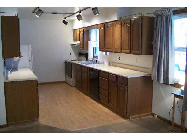 464 Bernhard Road Whitehall, OH 43213 - Photo 3 of 10
