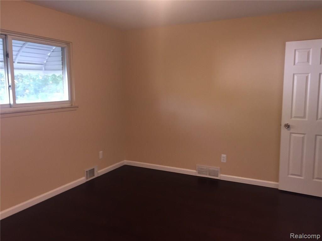 32226 Bunert Road Warren, MI 48088 - Photo 12 of 14