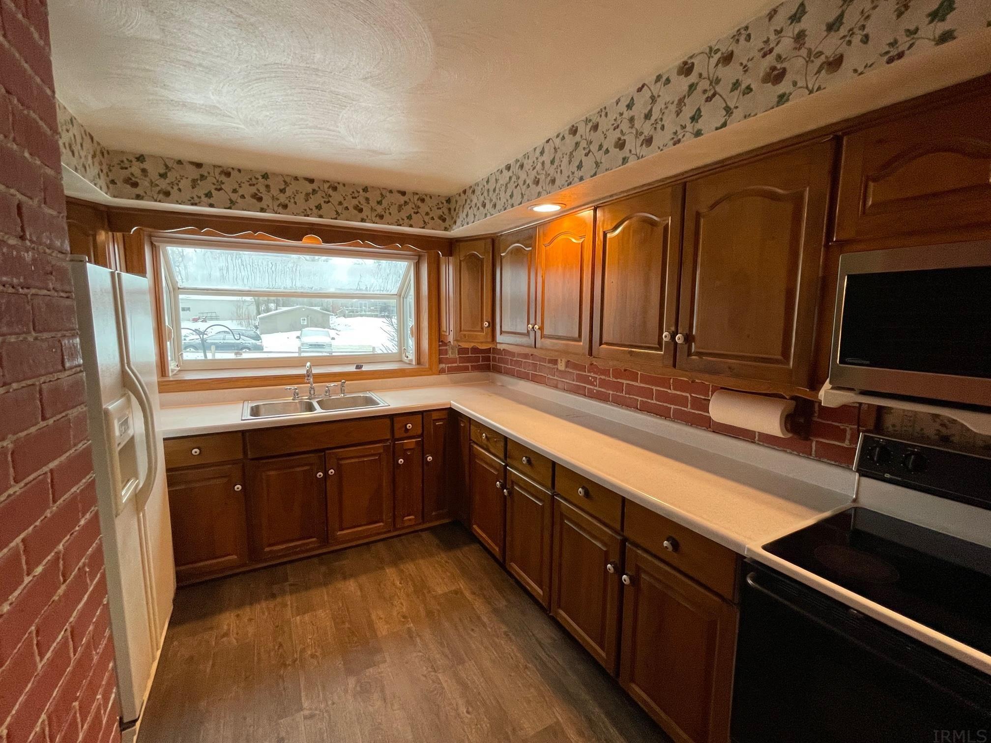 56333 Buckeye Road Mishawaka, IN 46545 - Photo 11 of 18 Gallery Image 11