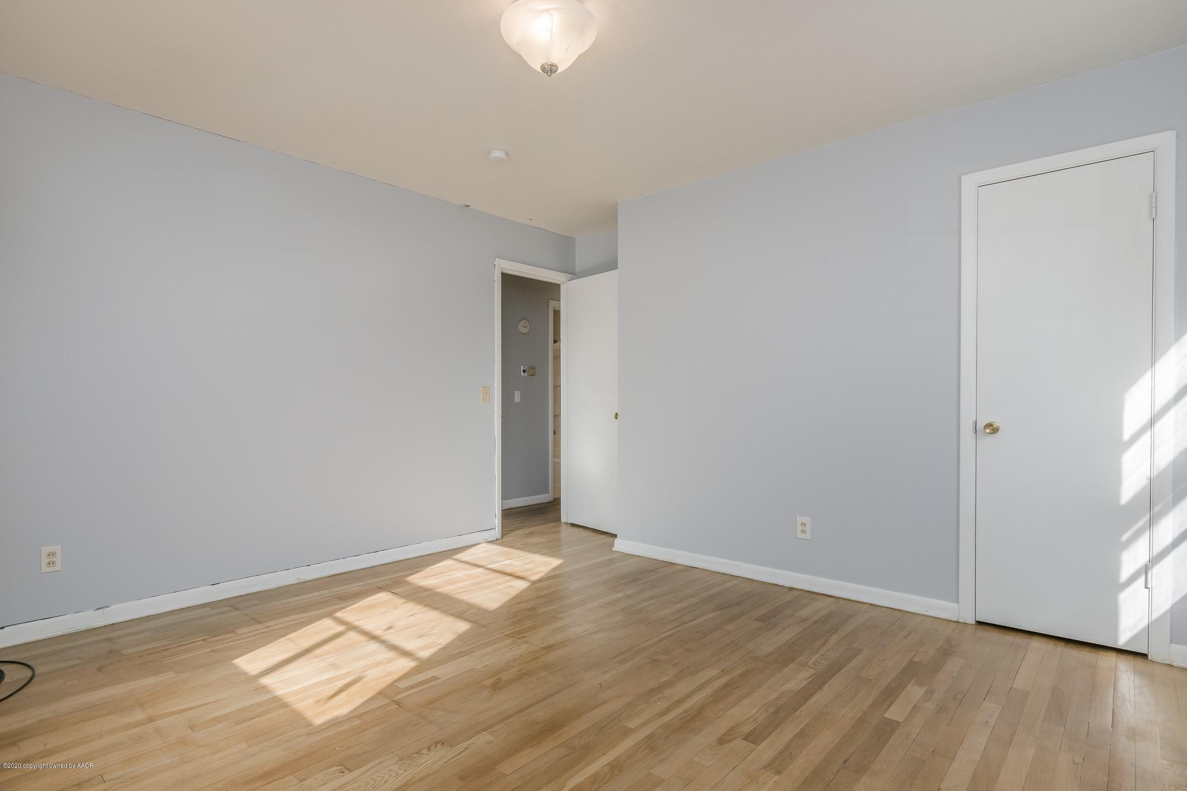 4200 South Bonham Street Amarillo, TX 79110 - Photo 11 of 20 a view of an empty room and window