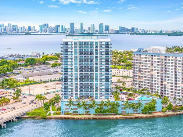 $3,800 | 1881 79th Street Causeway, Unit 21061, North Bay Village, FL 33141