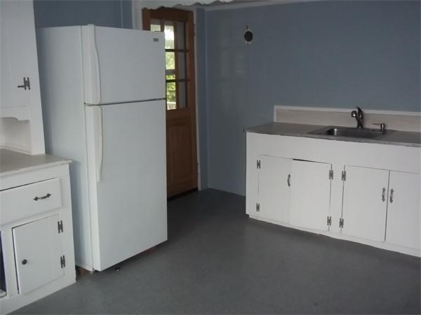 46 East Street Clinton, MA 01510 - Photo 5 of 8 Gallery Image 5
