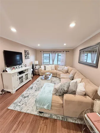 $249,000 | 1213 East Broadway, Unit B12, Hewlett, NY 11557