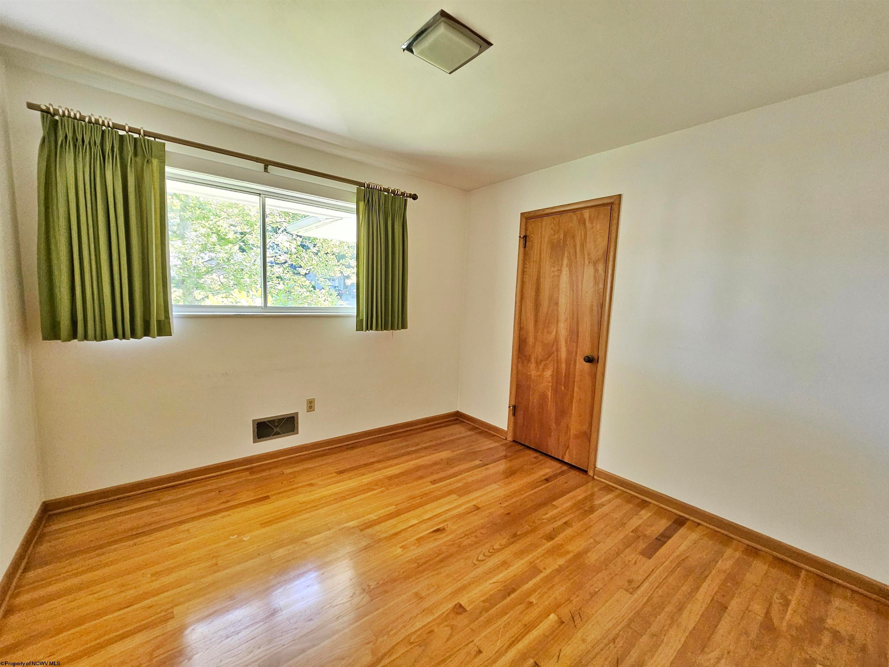 879 Country Club Road Clarksburg, WV 26301 - Photo 11 of 16 Gallery Image 11