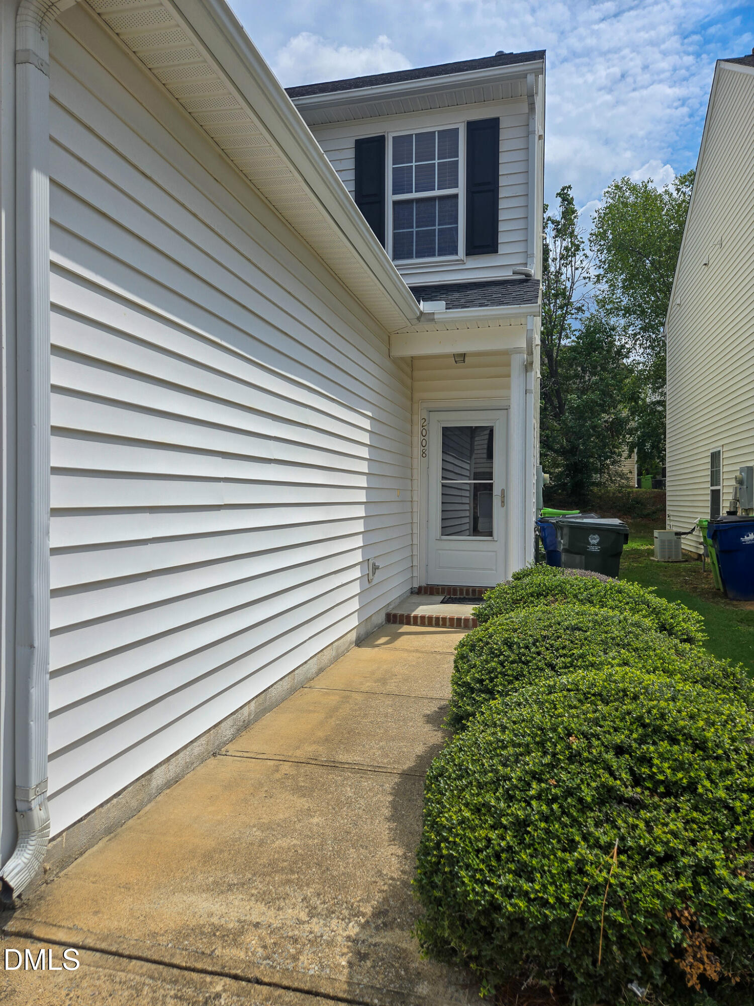 2008 Metacomet Way Raleigh, NC 27604 - Photo 2 of 31 20260627_112230