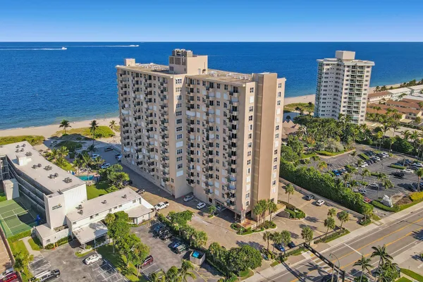 $3,200 | 2000 South Ocean Boulevard, Unit LC, Lauderdale-by-the-Sea, FL 33062