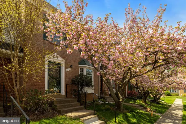 $3,300 | 10355 Granite Creek Lane, Oakton, VA 22124