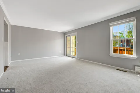 $3,300 | 10355 Granite Creek Lane, Oakton, VA 22124