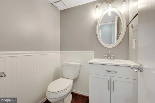 $3,300 | 10355 Granite Creek Lane, Oakton, VA 22124