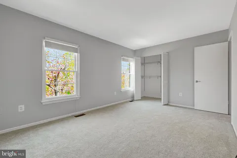 $3,300 | 10355 Granite Creek Lane, Oakton, VA 22124