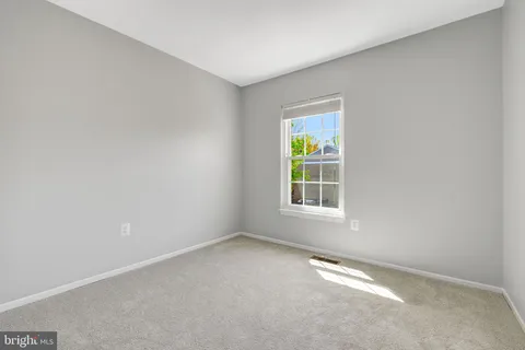 $3,300 | 10355 Granite Creek Lane, Oakton, VA 22124