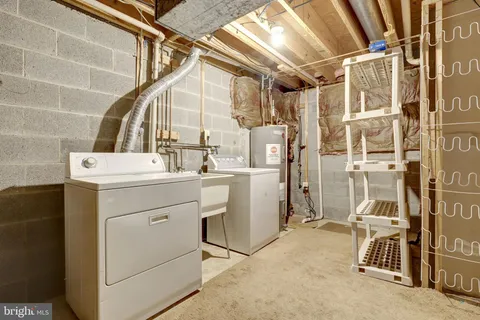 $3,300 | 10355 Granite Creek Lane, Oakton, VA 22124