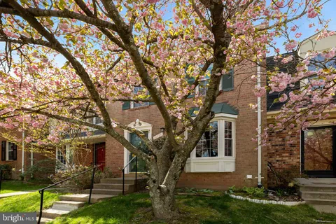 $3,300 | 10355 Granite Creek Lane, Oakton, VA 22124