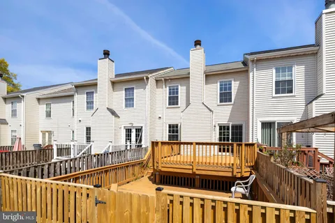 $3,300 | 10355 Granite Creek Lane, Oakton, VA 22124