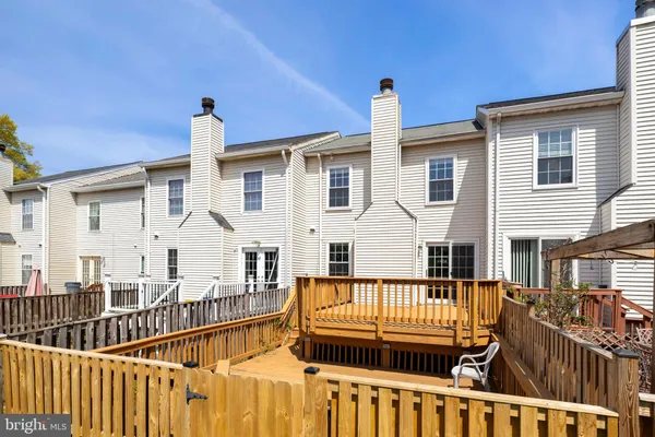 $3,300 | 10355 Granite Creek Lane, Oakton, VA 22124