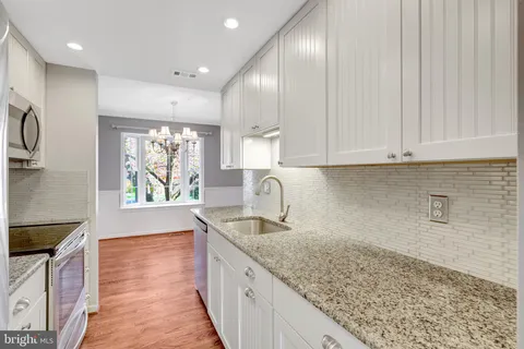 $3,300 | 10355 Granite Creek Lane, Oakton, VA 22124