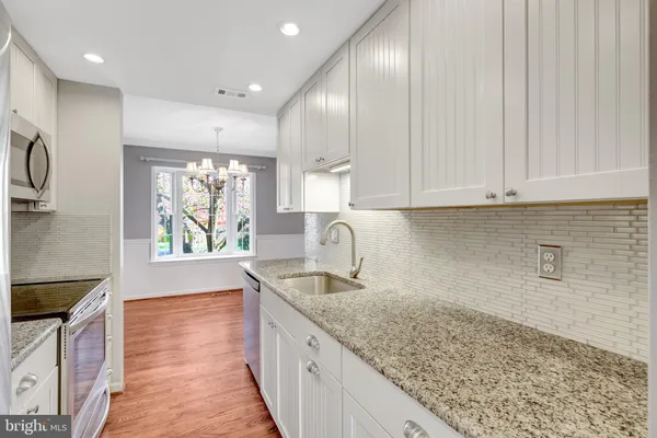 $3,300 | 10355 Granite Creek Lane, Oakton, VA 22124